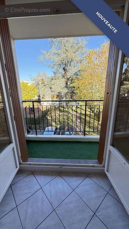 Appartement à PIERRE-BENITE