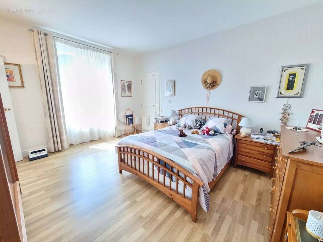 Maison à VARENNES-VAUZELLES