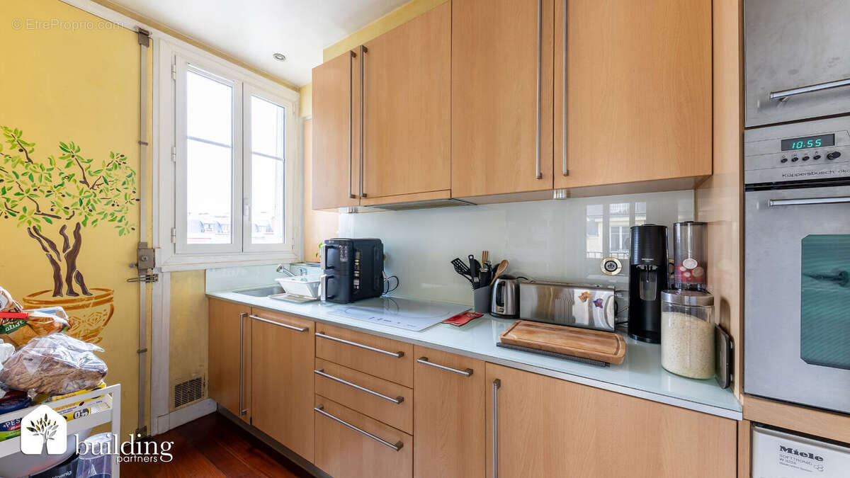 Appartement à PARIS-16E