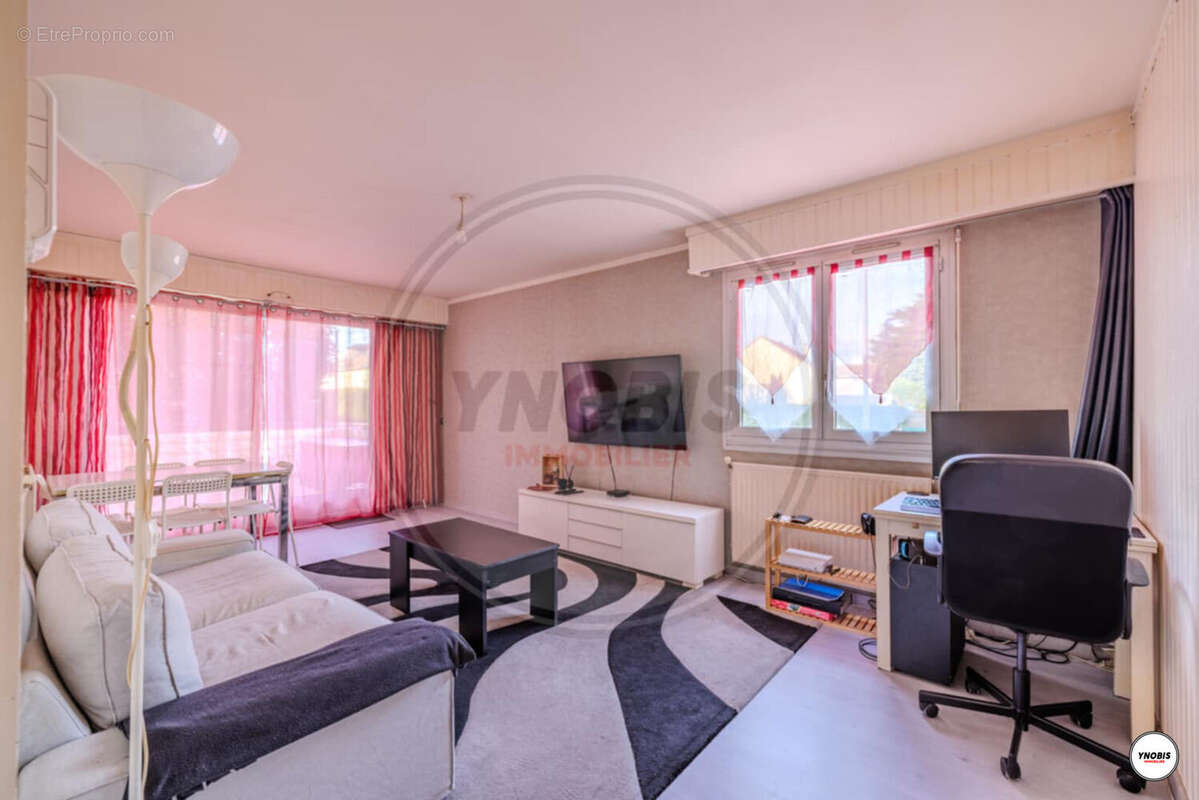 Appartement à LES MUREAUX