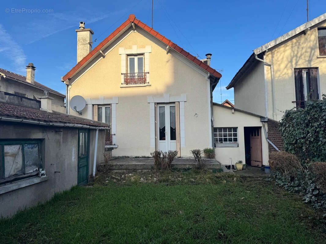 Maison à STAINS