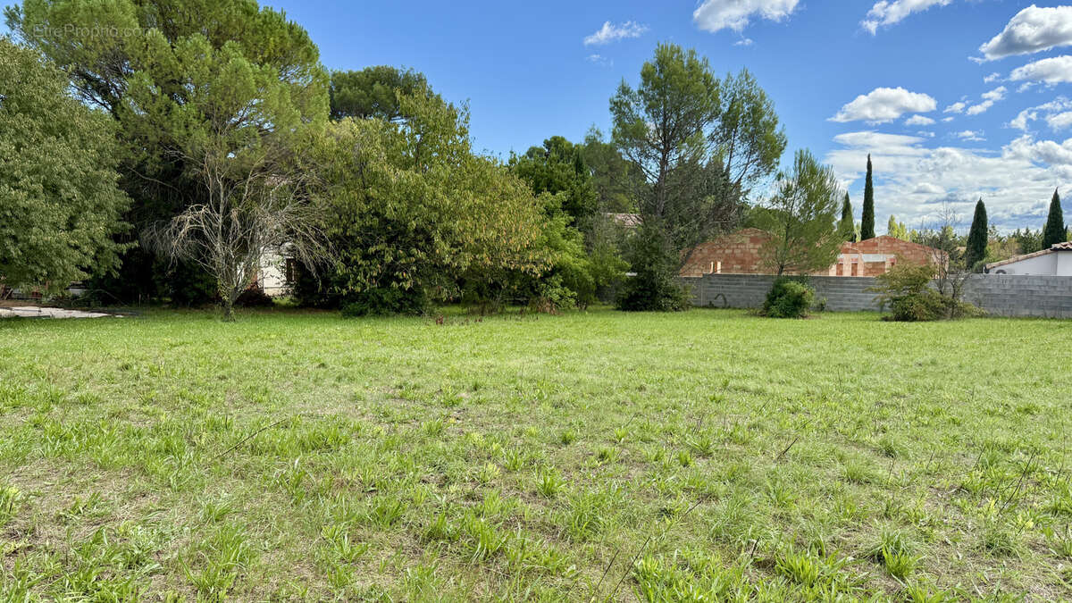 Terrain à ARPAILLARGUES-ET-AUREILLAC