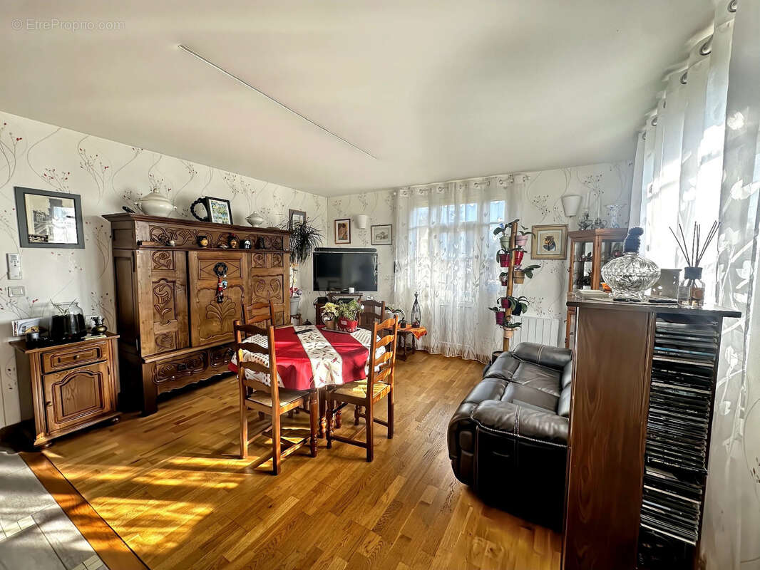 Maison à TOUSSUS-LE-NOBLE