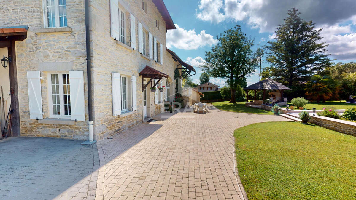 Maison à LAGNIEU