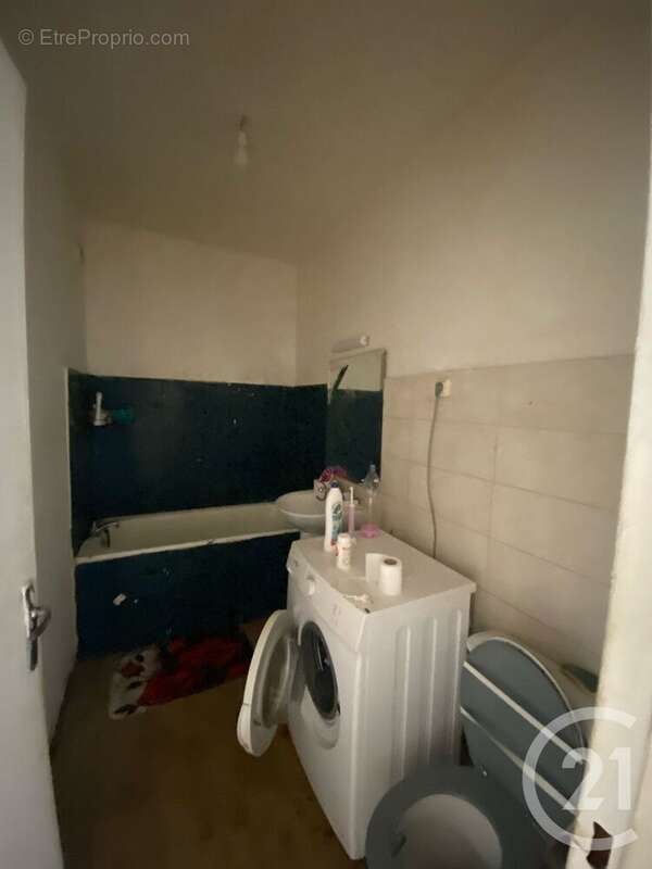 Appartement à MARSEILLE-4E