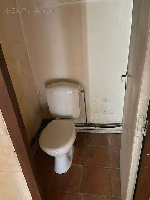 Maison à restaurer avec grange sur terrain de 577 M2 - photo 8