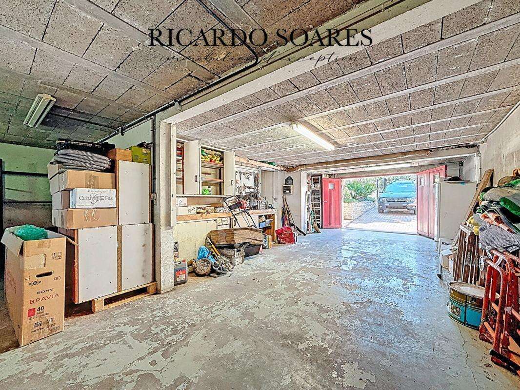 Maison à LE THILLAY