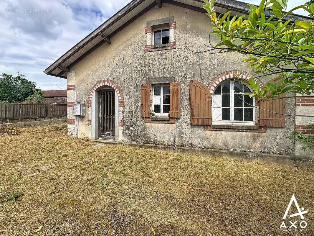 Maison à fort potentiel à rénover - photo 2