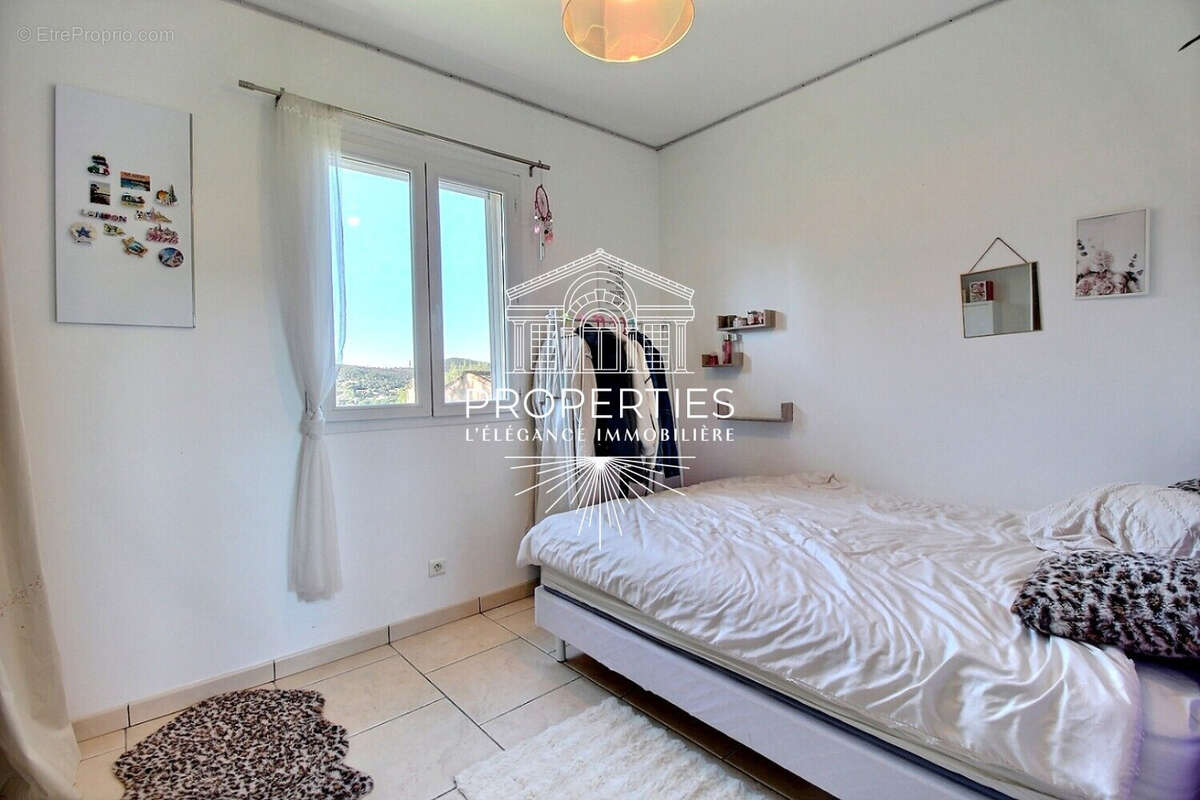 Maison à BORMES-LES-MIMOSAS