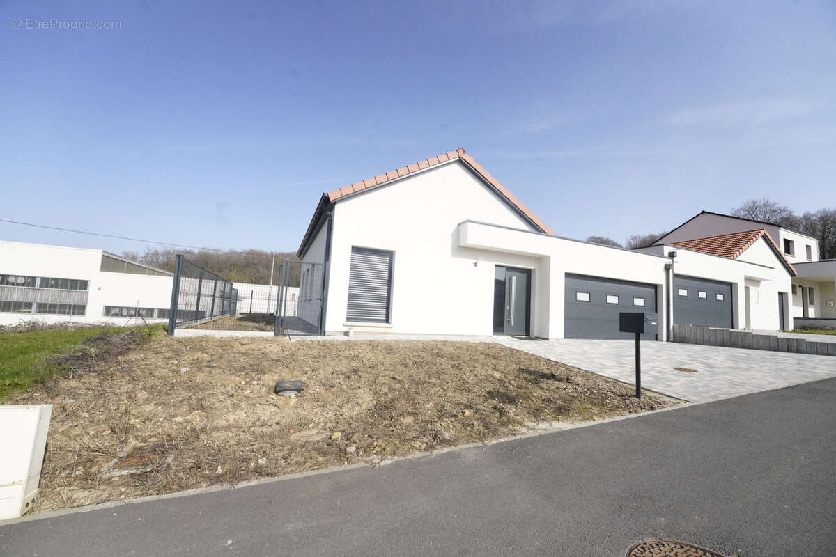 Maison à AMNEVILLE