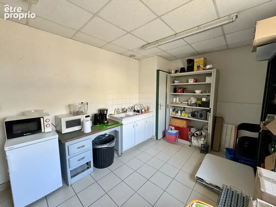 Local d'activité professionnelle 99 m2 - photo 8