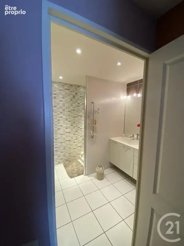 Appartement 3 pièces 92 m² à vendre à Decines-Charpieu (69150) - photo 11