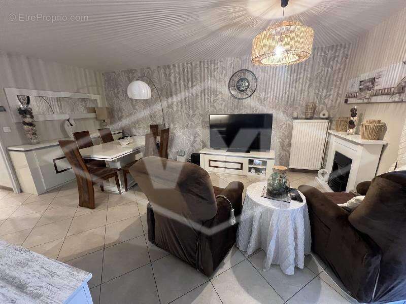 Appartement à COMBS-LA-VILLE