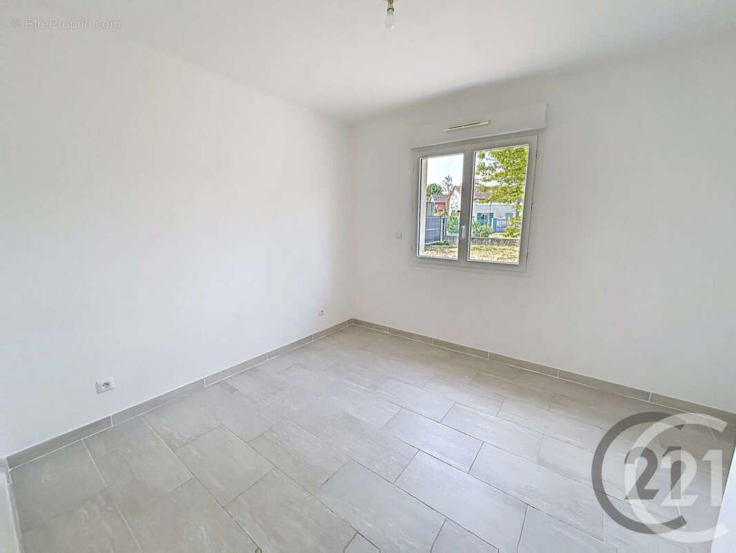 Maison 101 m² à Coolus  - photo 8