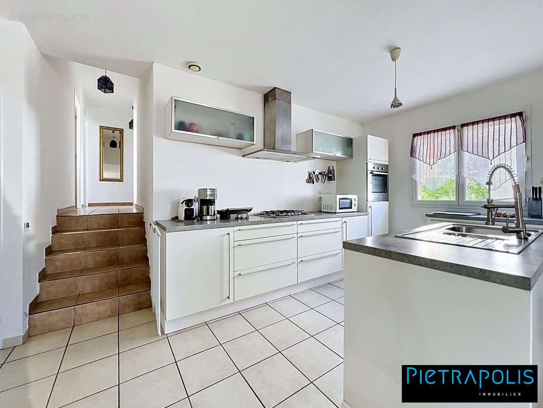Maison 5 pièces 100 m² à vendre à Saint-Romain-En-Gal (69560) - photo 5