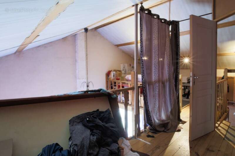 Maison à ROCHE-EN-REGNIER