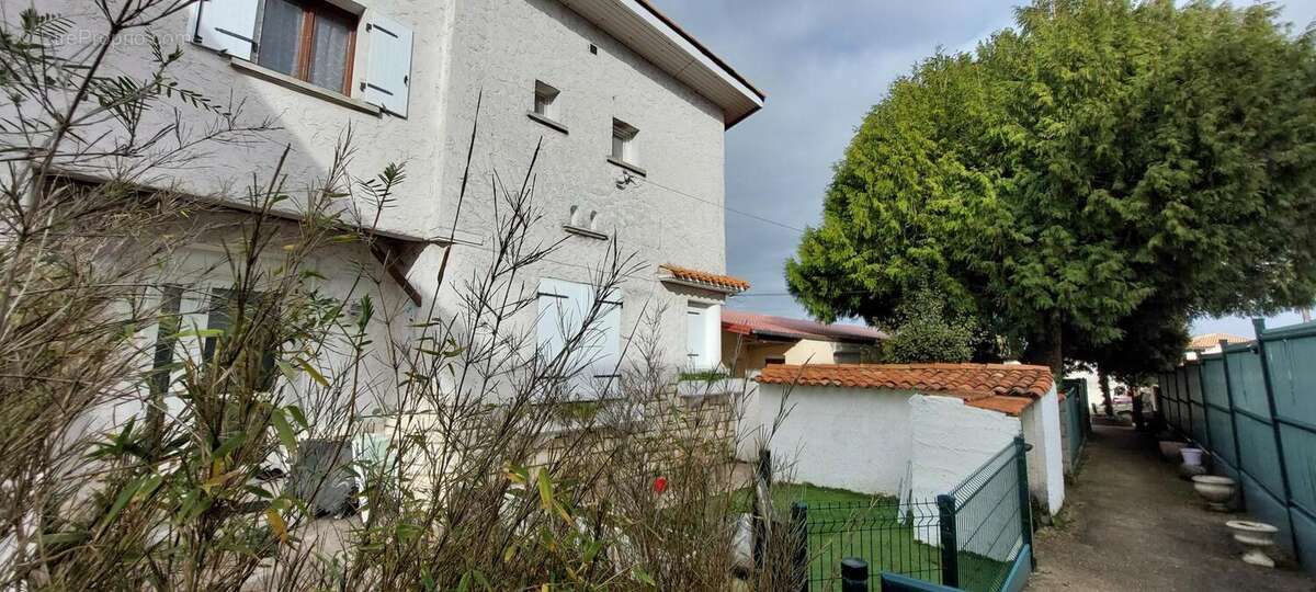 Appartement 806 m² à Royan  - photo 2