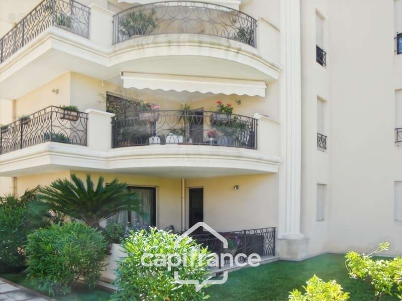 Appartement à HYERES