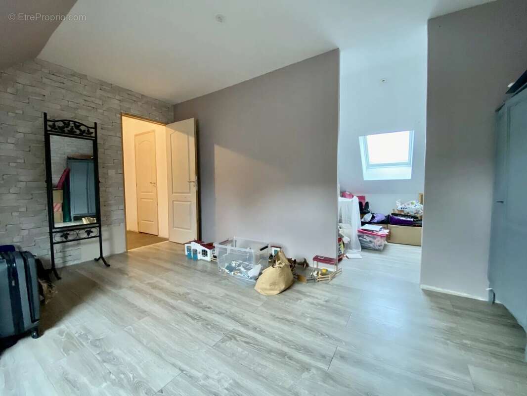 Maison à FONTAINE-SOUS-JOUY