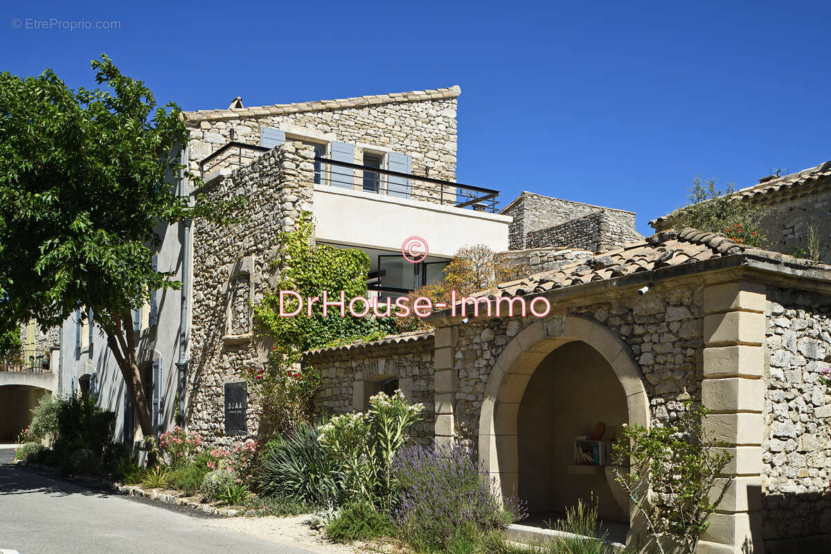 Maison à GRIGNAN