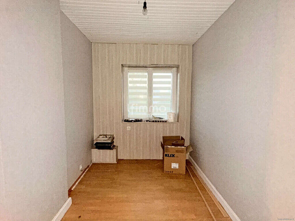 Maison à QUIEVRECHAIN