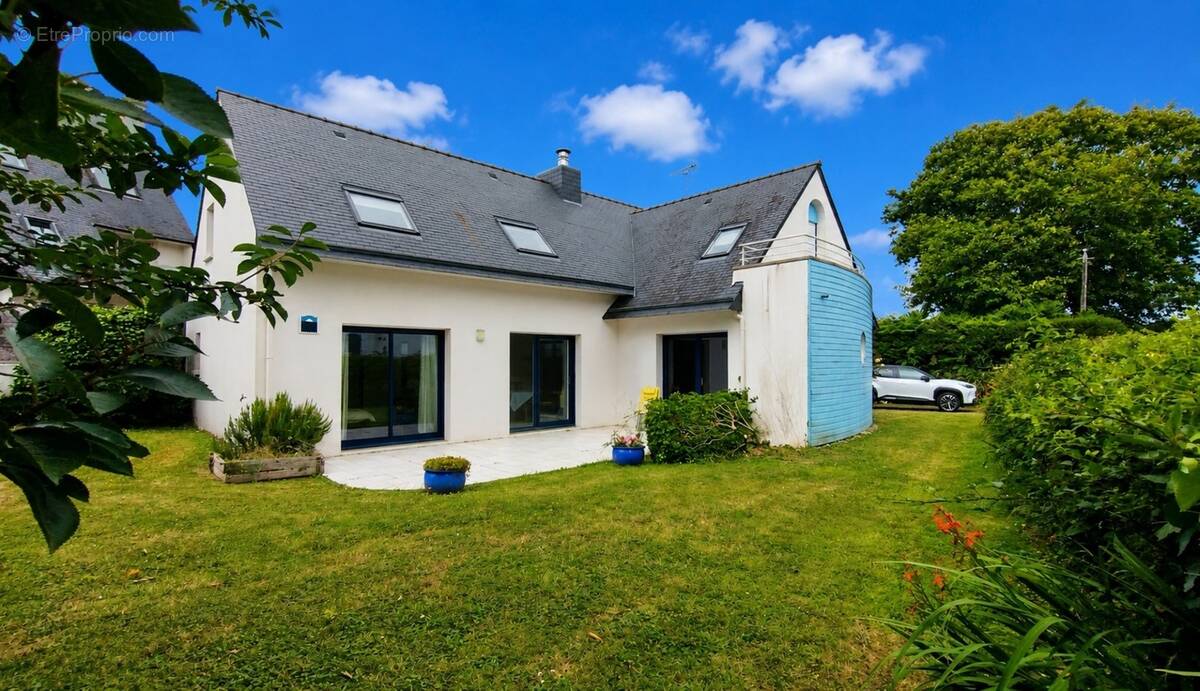 Maison à COMBRIT