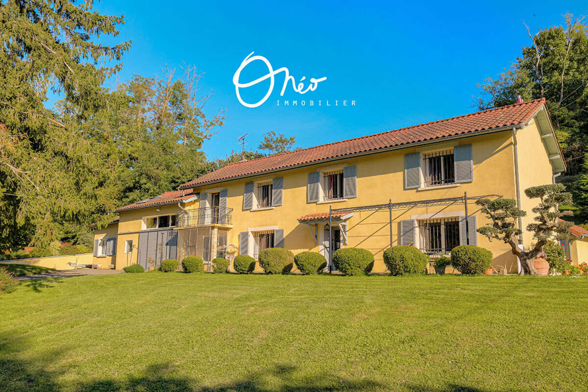 Maison à SAINT-PIERRE-DE-CHANDIEU