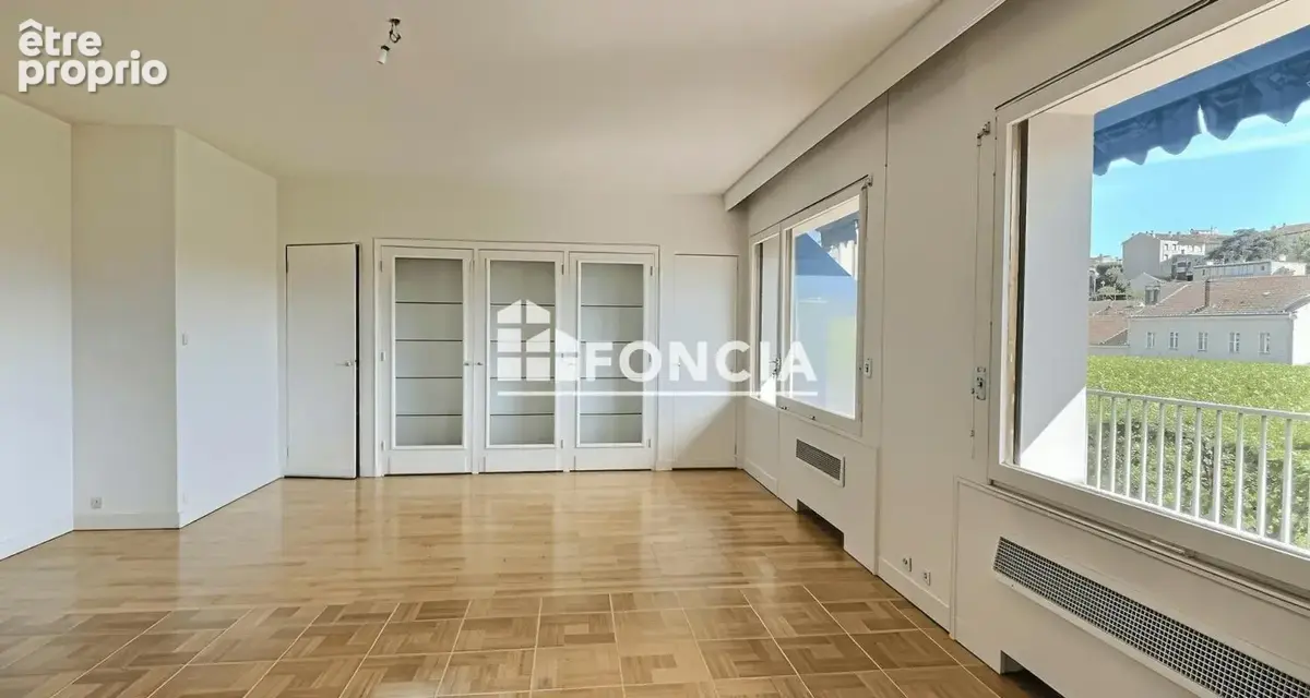 Appartement à SAINT-ETIENNE