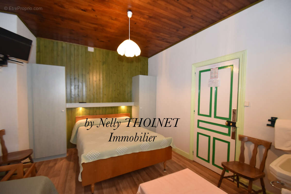 Commerce à PICHERANDE