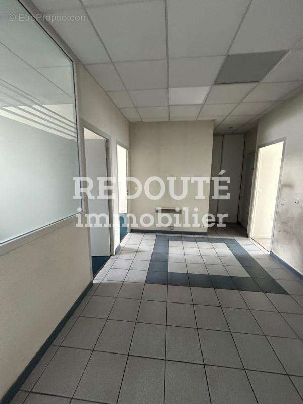À VENDRE – Ensemble de bureaux d'environ 350 m² avec parkings privatifs – REIMS - photo 5