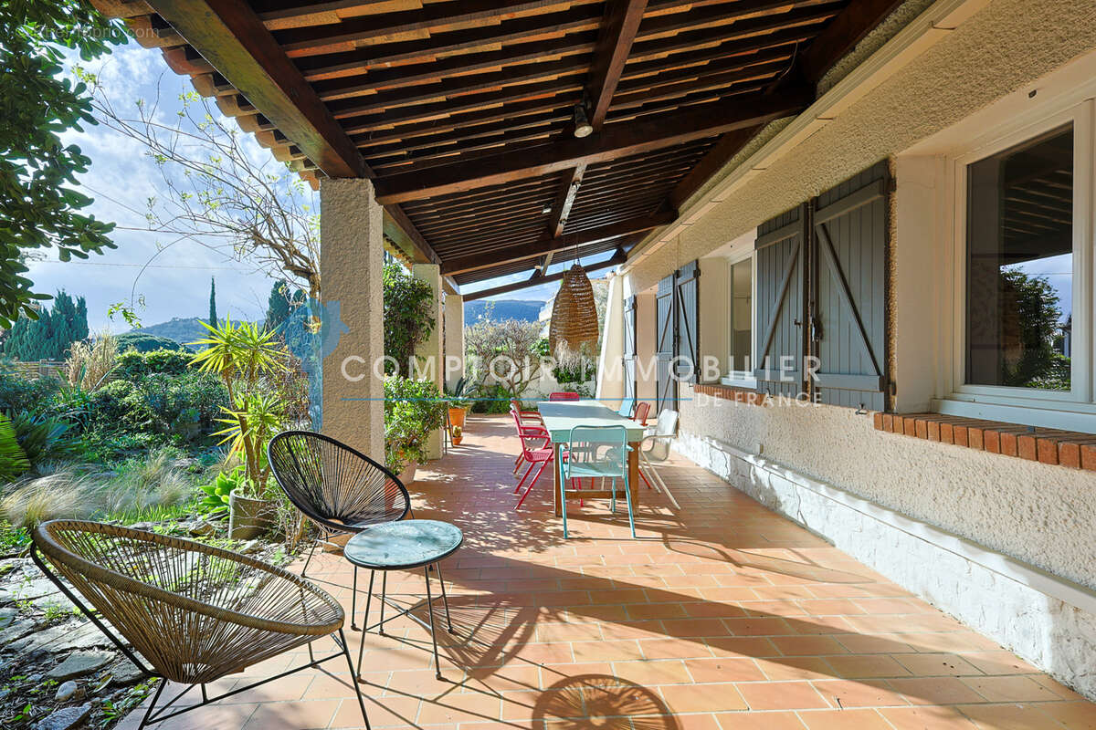 Appartement à LE LAVANDOU
