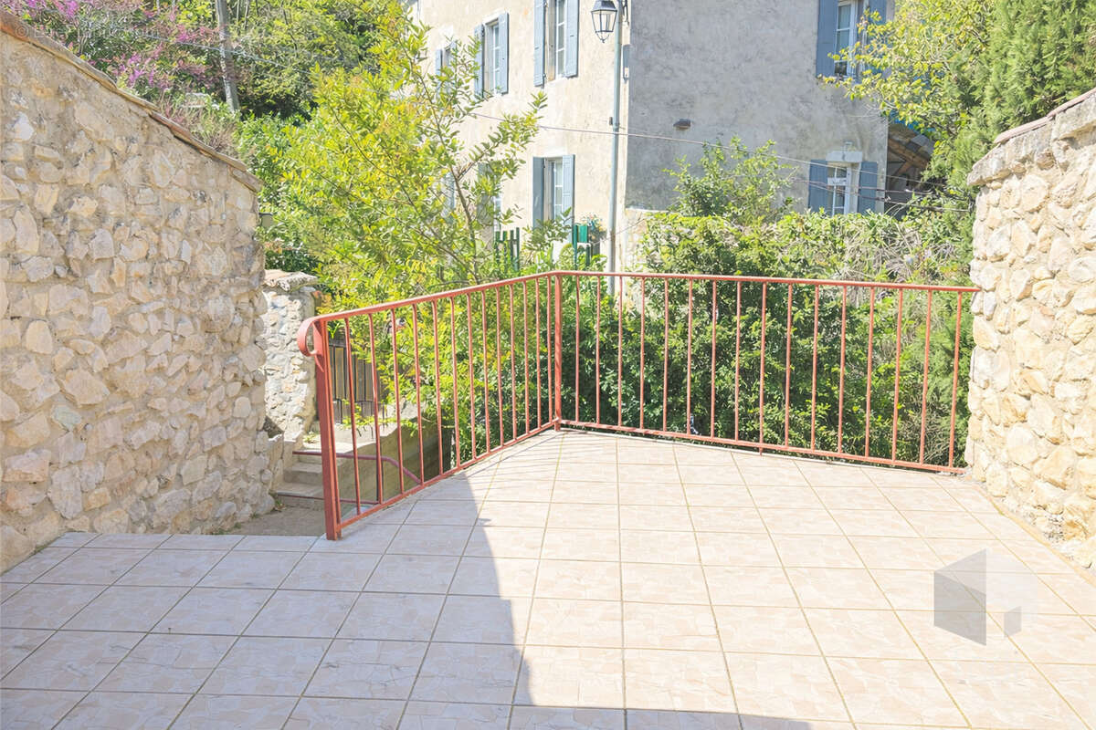 ROCHEMAURE, maison de village de 130 m2 - photo 12