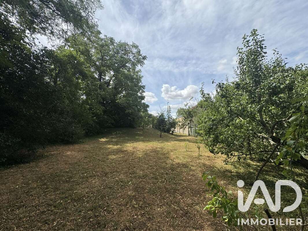 Photo 3 - Terrain à VILLENEUVE-LA-GUYARD