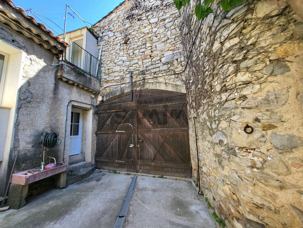 Maison à CLARENSAC