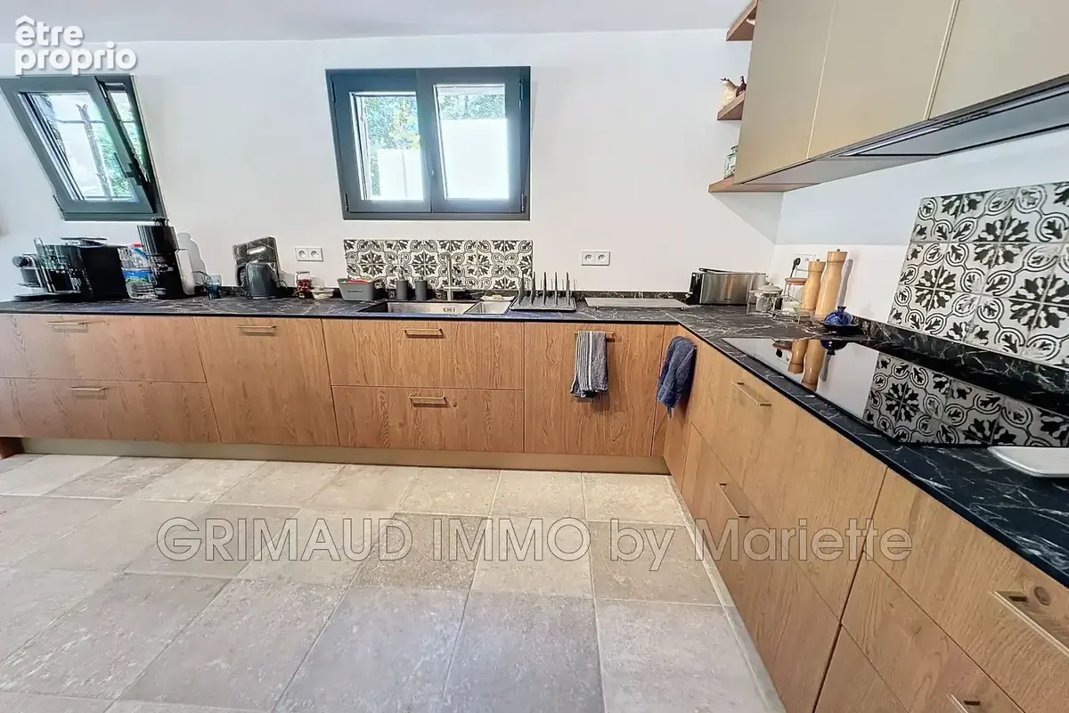 Maison 156 m² à La Garde-Freinet  - photo 8