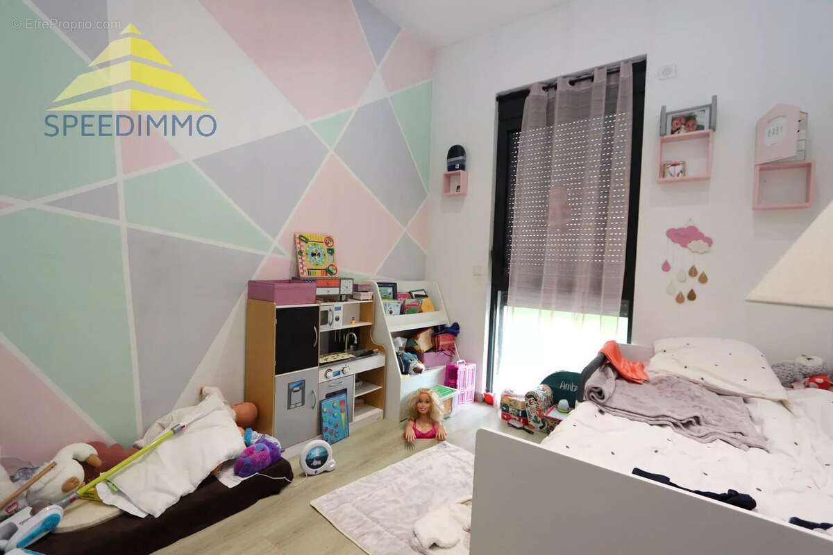 Maison à VARENNES-JARCY