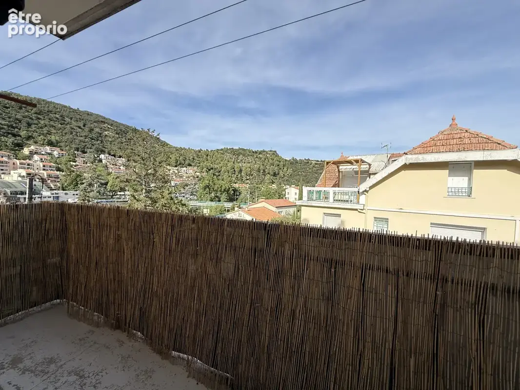 Amélie-les-bains   f2 en très bon état avec 2 balcons, grande cave & parking - photo 2