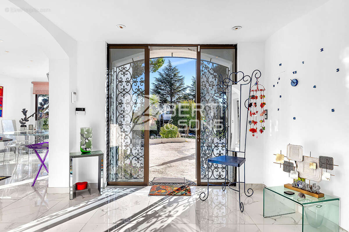 Maison à MANDELIEU-LA-NAPOULE