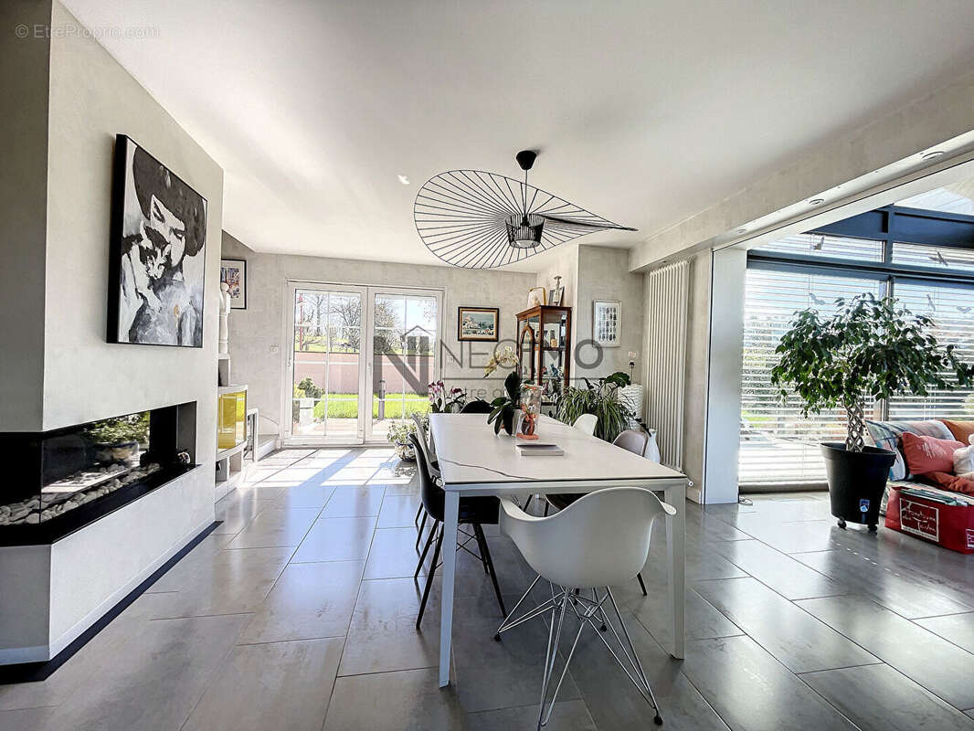 Maison à REBEUVILLE