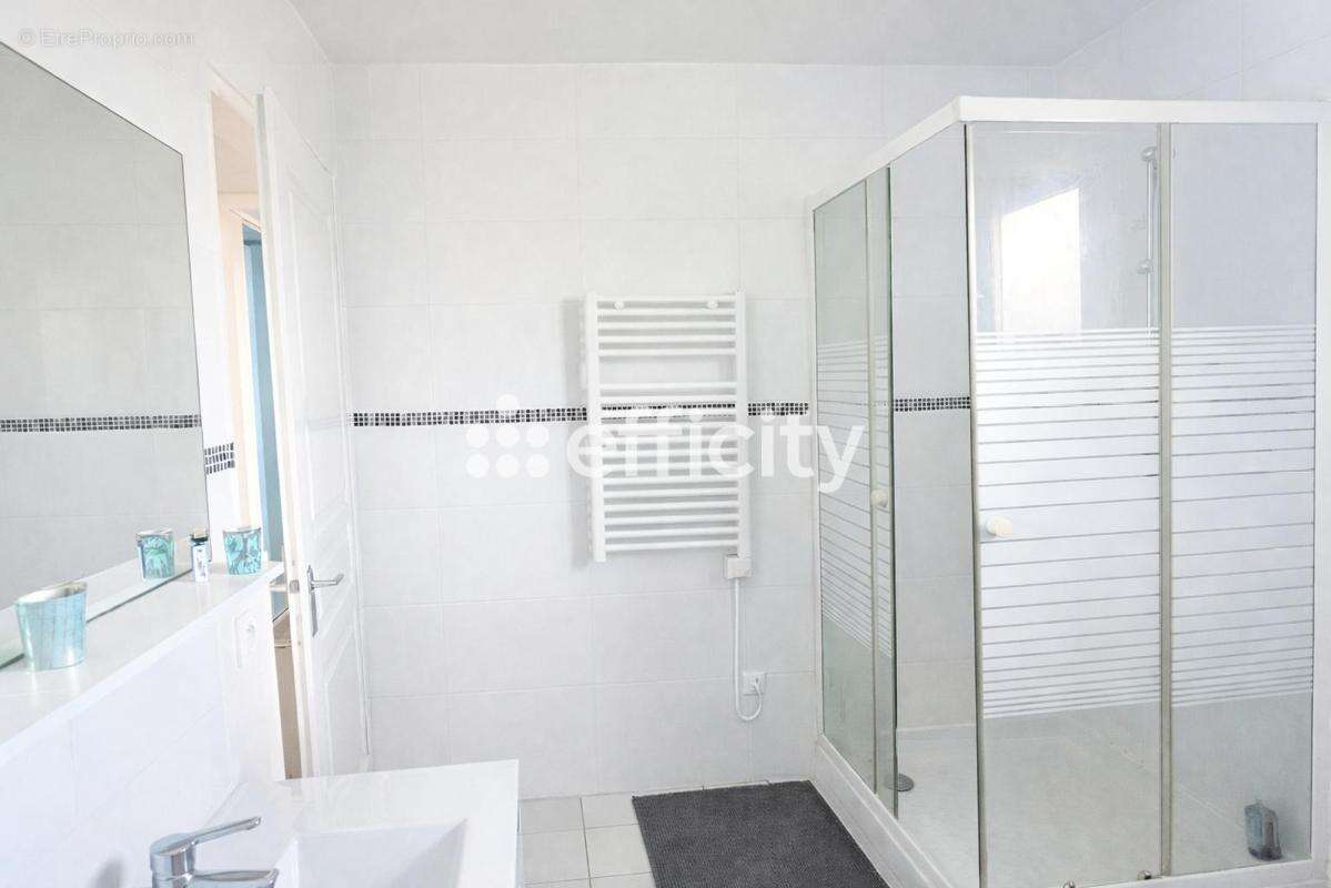 Maison 123 m² à Semussac  - photo 12