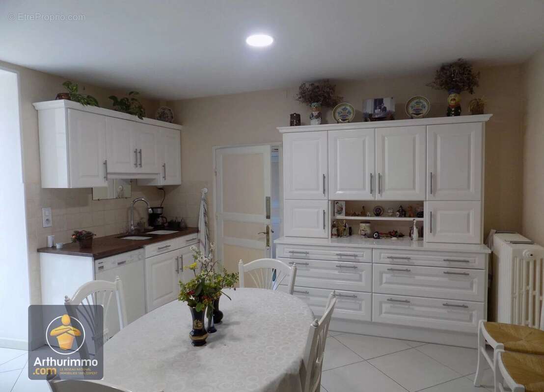 Maison à PRIN-DEYRANCON