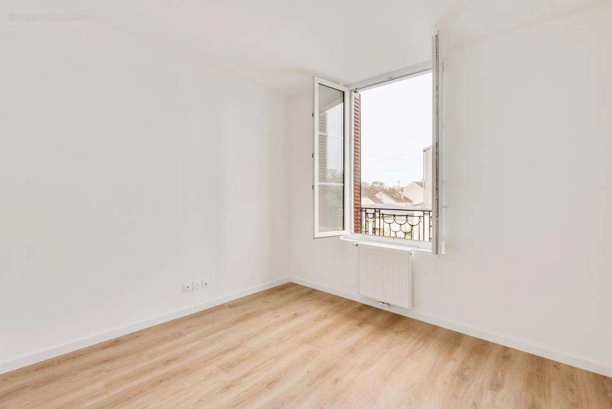 Appartement à LA COURNEUVE