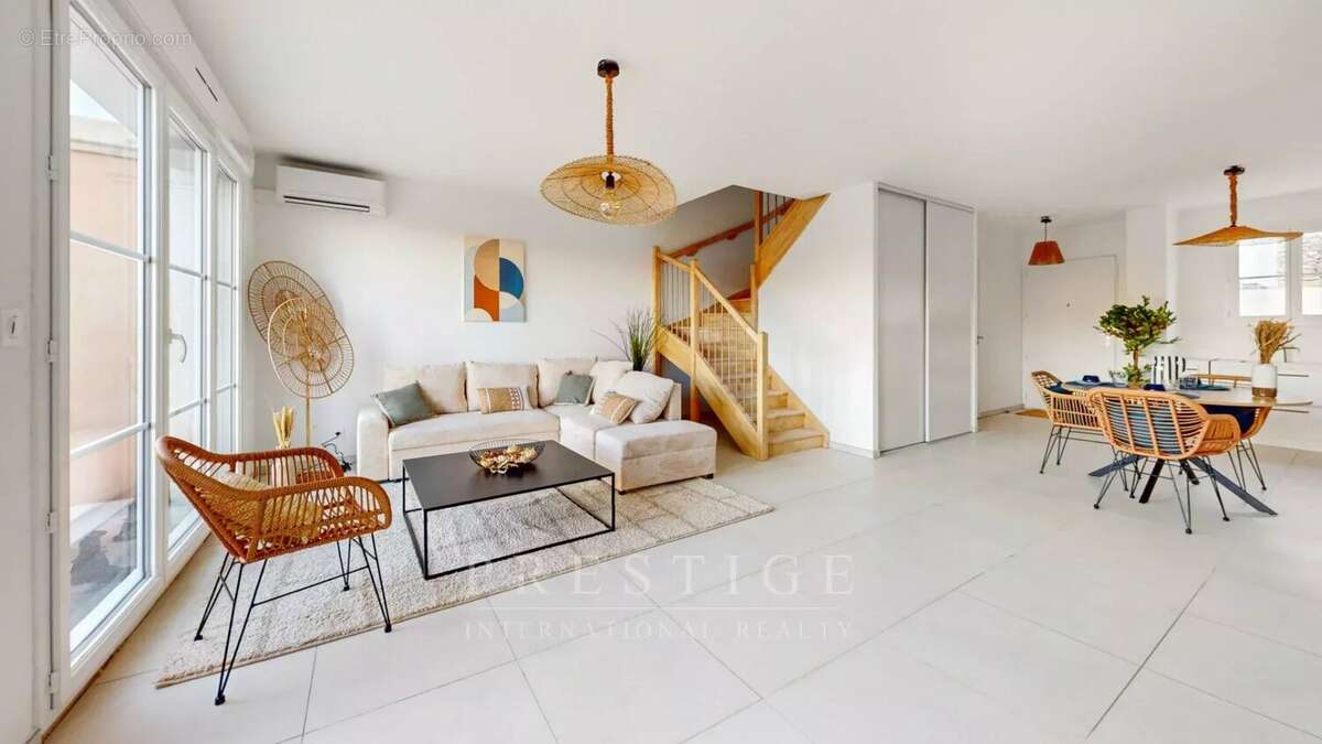 Maison à LA GARDE-FREINET