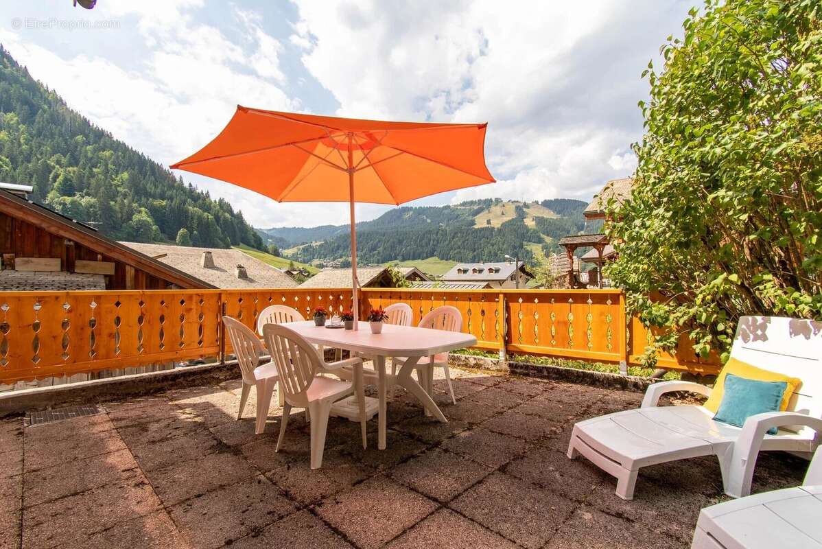 Un chalet traditionnel de 6 chambres et 4 salles de bain dans un hameau recherché proche du centre de Morzine - photo 3