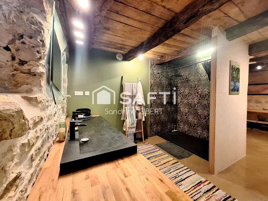 Maison 200 m² à Saint-Chamarand  - photo 9