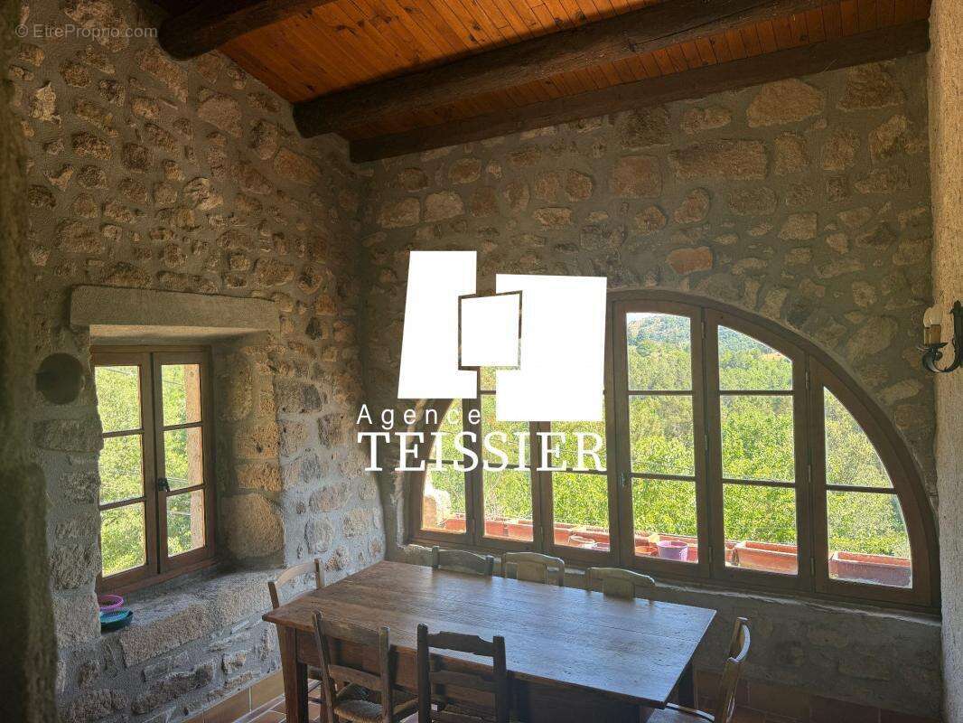 Maison à LES ASSIONS