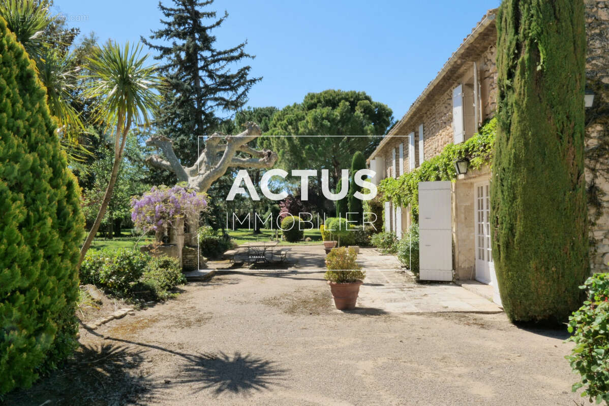 Maison à SENAS