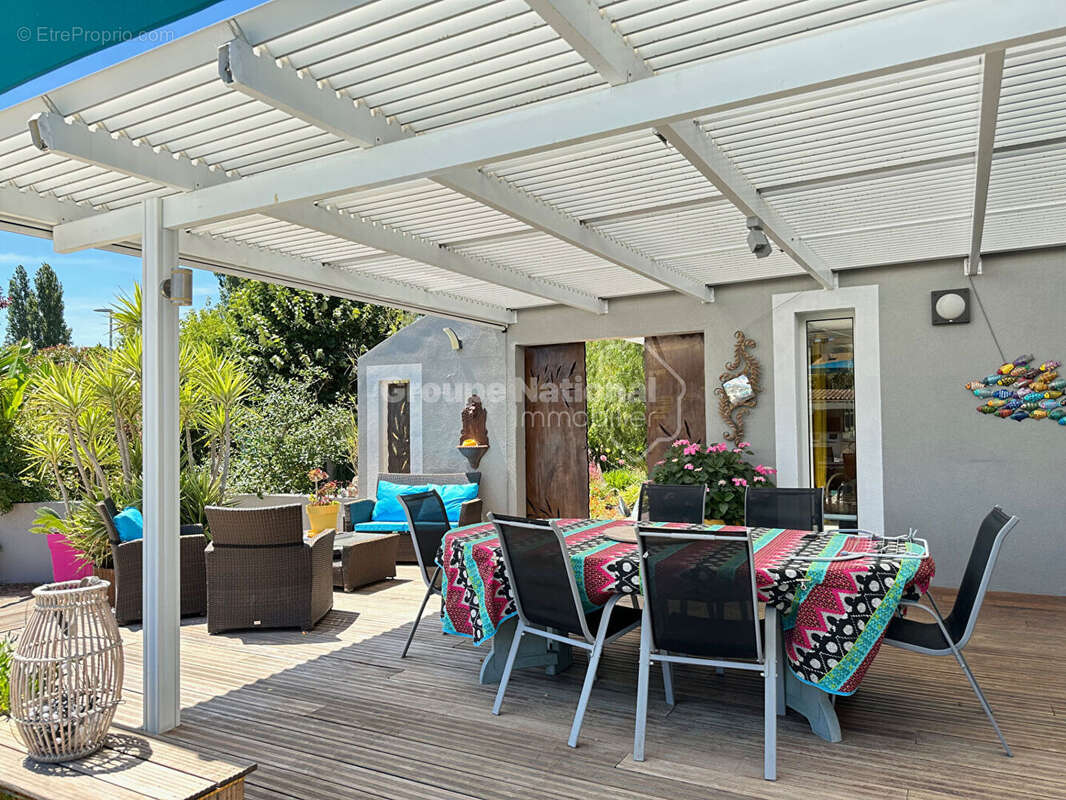 Maison à JONQUIERES-SAINT-VINCENT