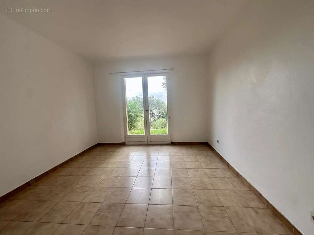 Maison à PLAN-DE-LA-TOUR