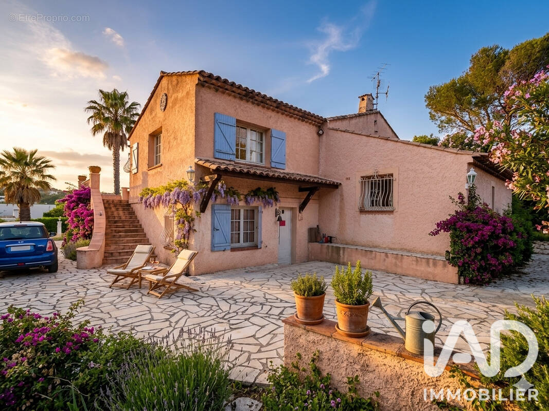 Photo 1 - Maison à SAINT-RAPHAEL